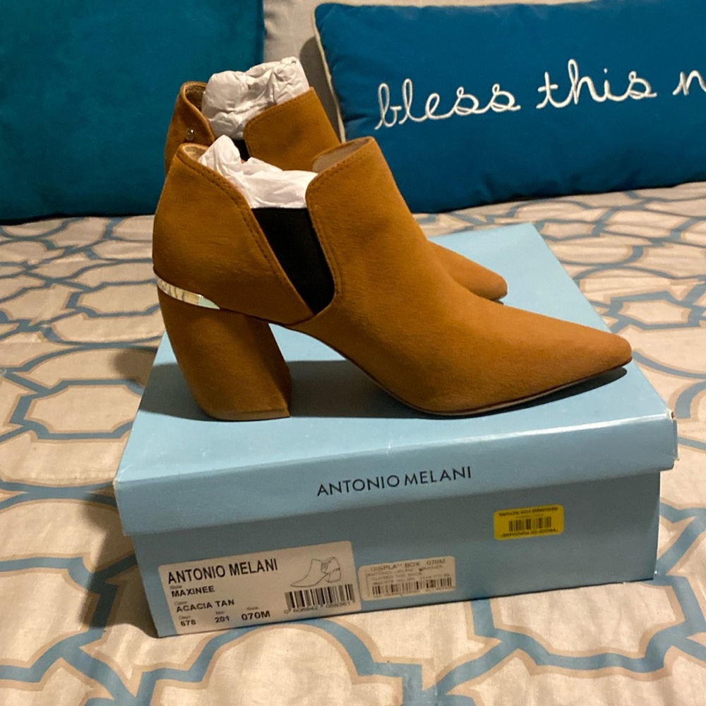 Antonio Melani ankle boots. Caramel color w/gold plate designer name on back.